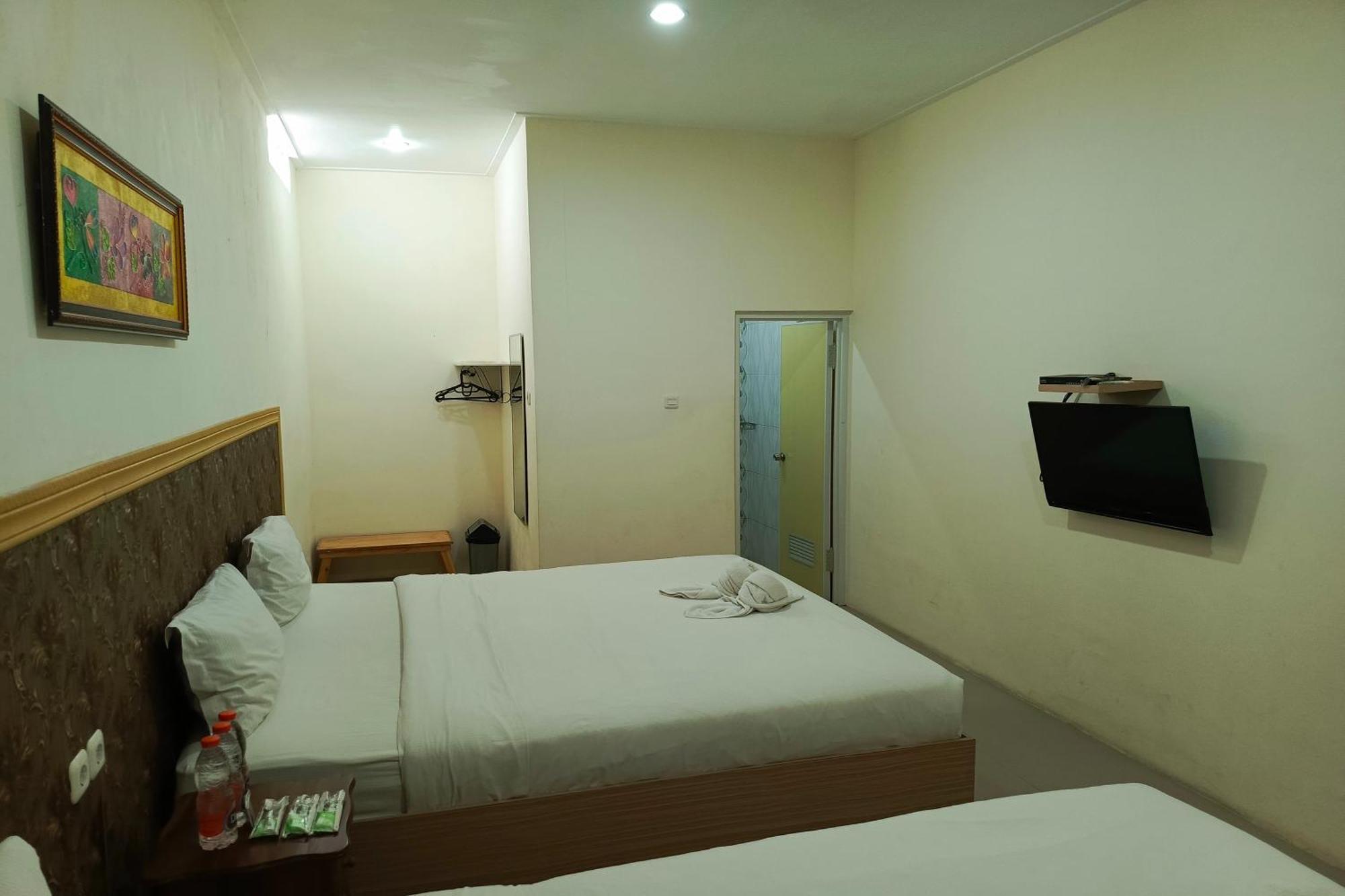 Adisa Homestay Malang Exterior foto