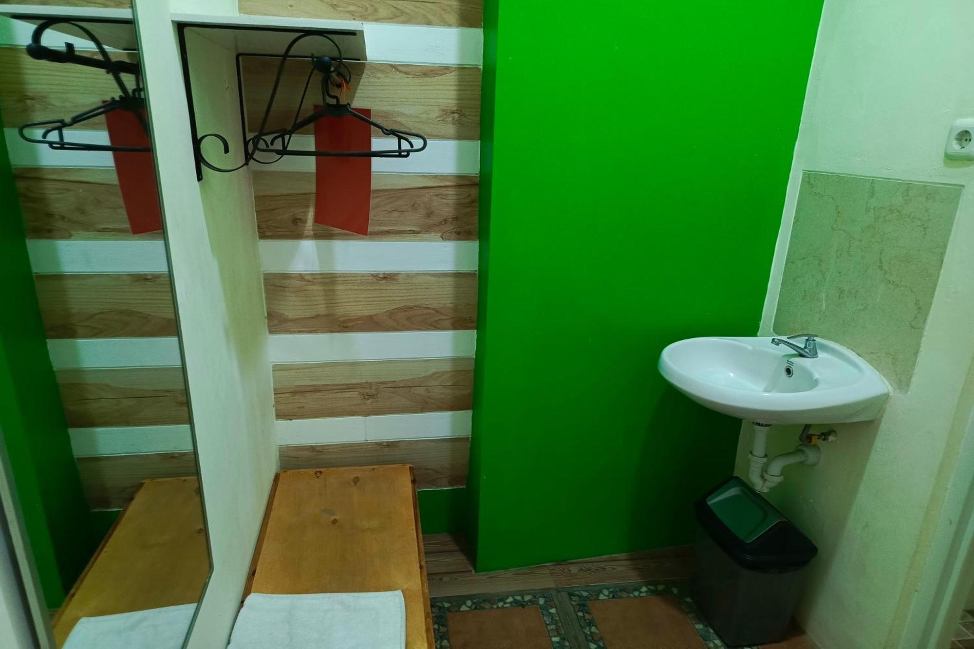 Adisa Homestay Malang Exterior foto
